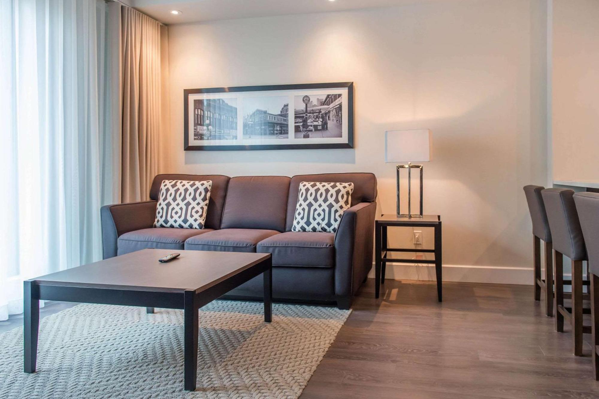 Hotel Les Victoria, Ascend Collection Gatineau